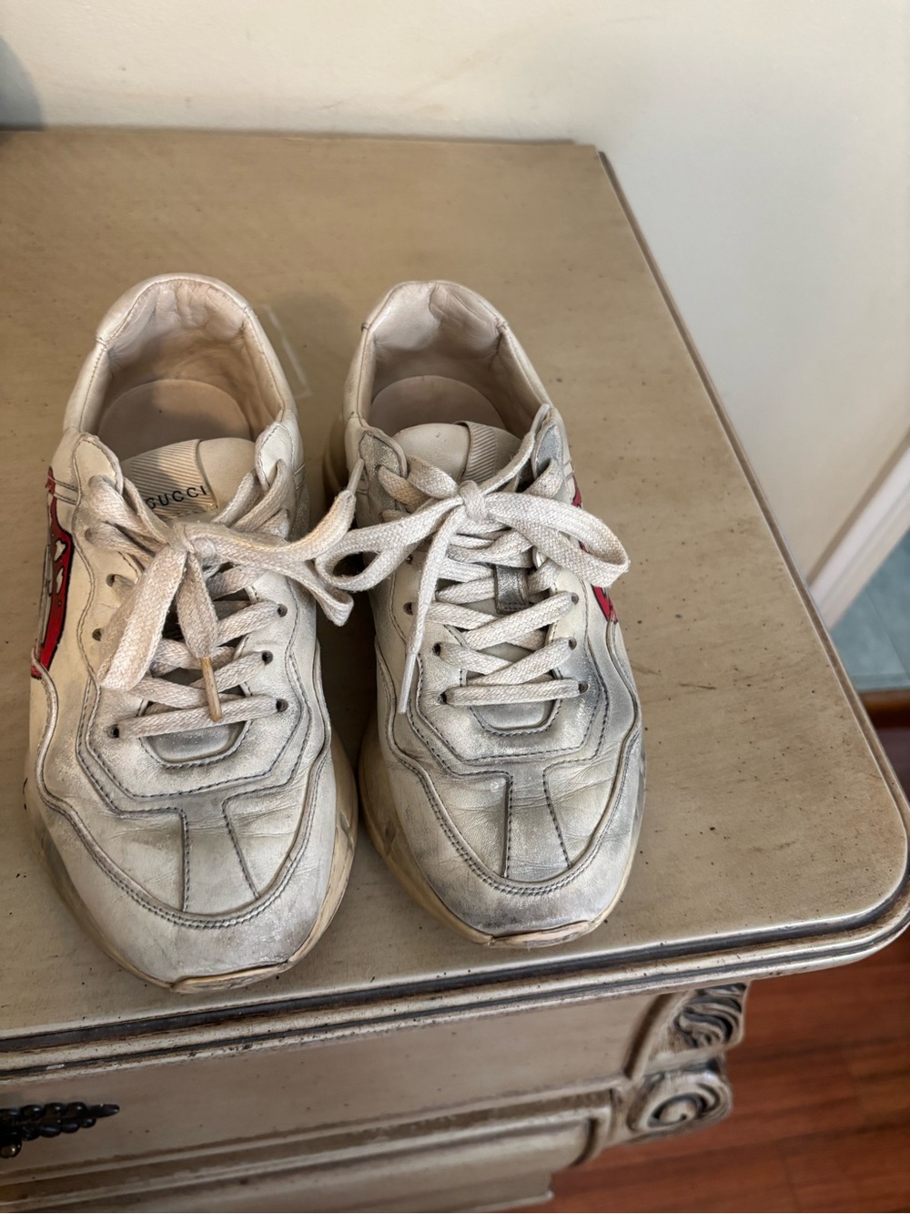 Gucci Kids White Leather Sneakers with Red Detail